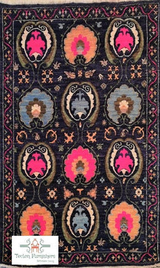 Black and Pink Handmade Suzani Chobi (4X6 ft)